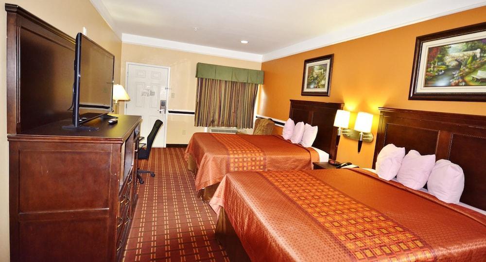 Scottish Inn And Suites אלווין מראה חיצוני תמונה