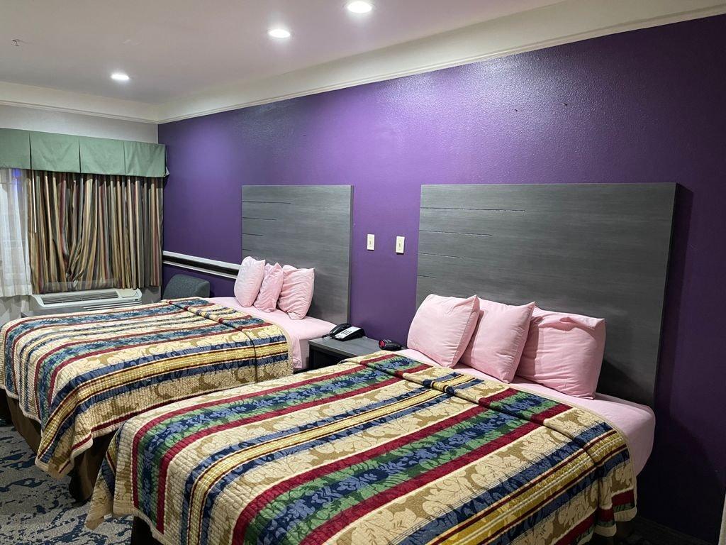 Scottish Inn And Suites אלווין מראה חיצוני תמונה