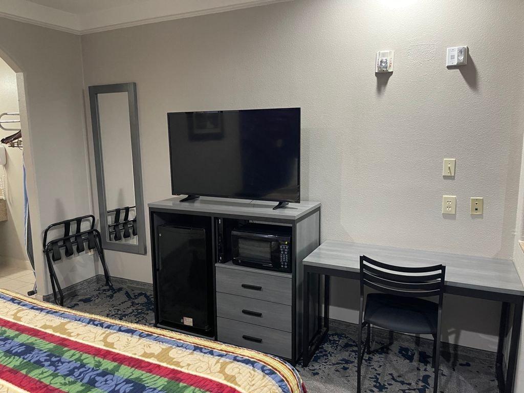 Scottish Inn And Suites אלווין מראה חיצוני תמונה
