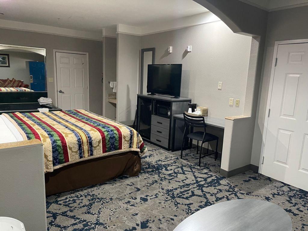 Scottish Inn And Suites אלווין מראה חיצוני תמונה