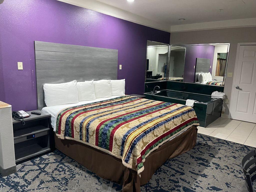 Scottish Inn And Suites אלווין מראה חיצוני תמונה