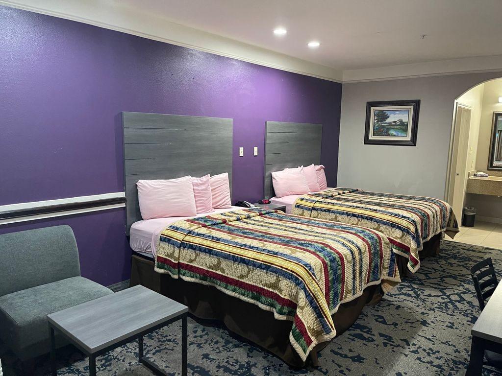 Scottish Inn And Suites אלווין מראה חיצוני תמונה