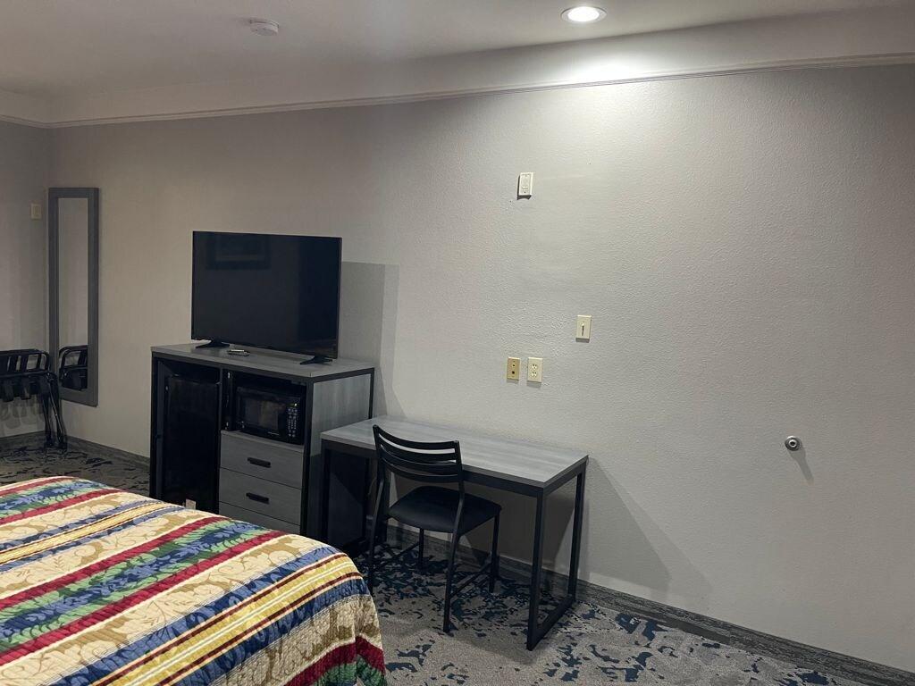 Scottish Inn And Suites אלווין מראה חיצוני תמונה