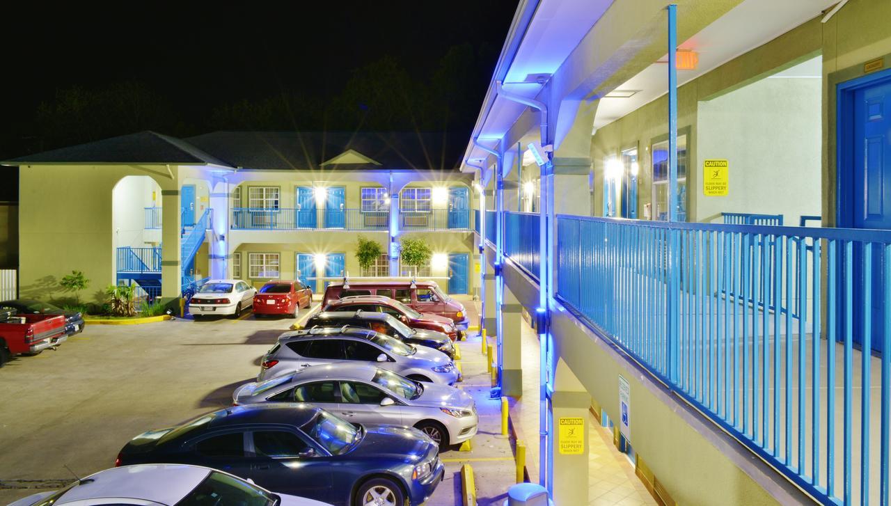 Scottish Inn And Suites אלווין מראה חיצוני תמונה