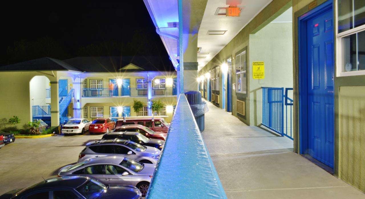 Scottish Inn And Suites אלווין מראה חיצוני תמונה