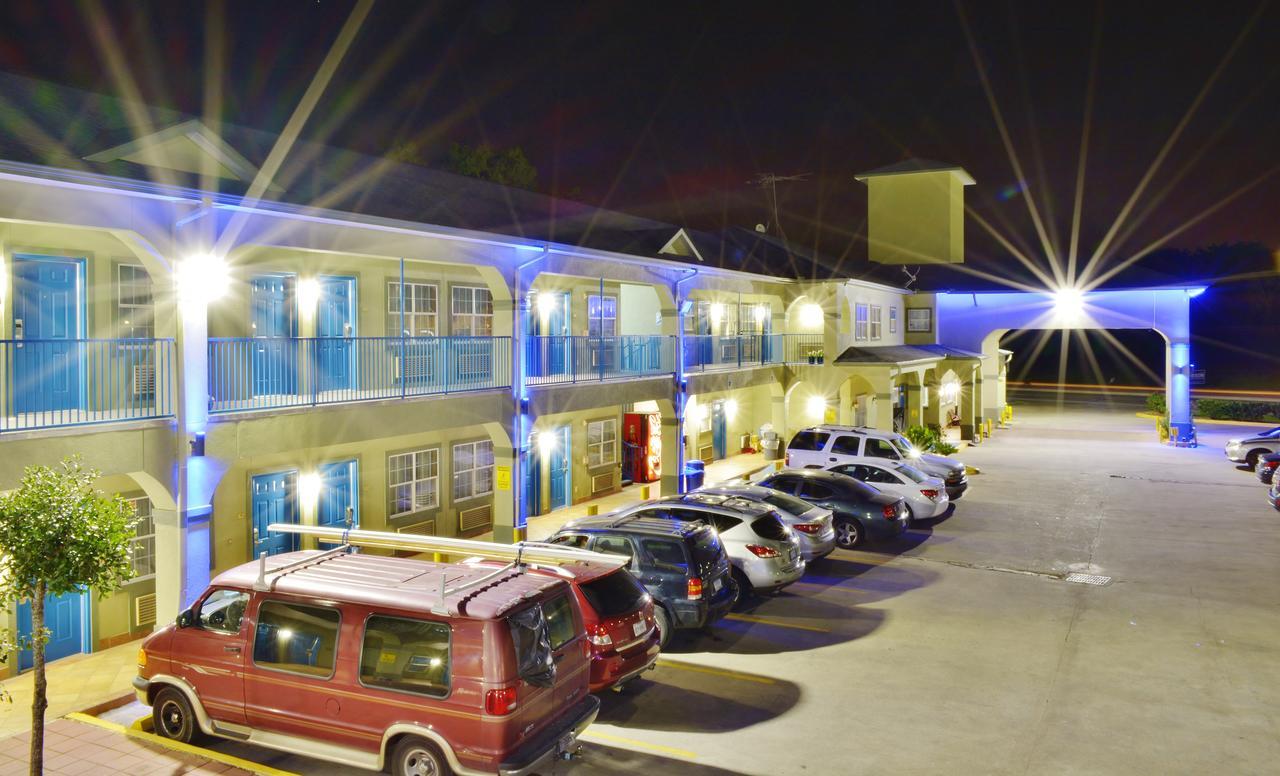 Scottish Inn And Suites אלווין מראה חיצוני תמונה